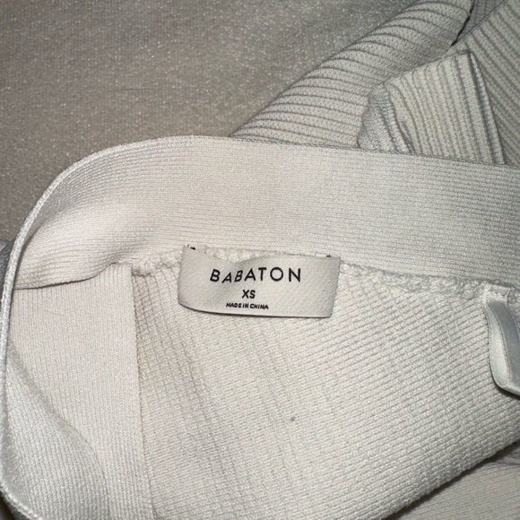 Stylish Ribbed Halter Top - Picture 3 of 3